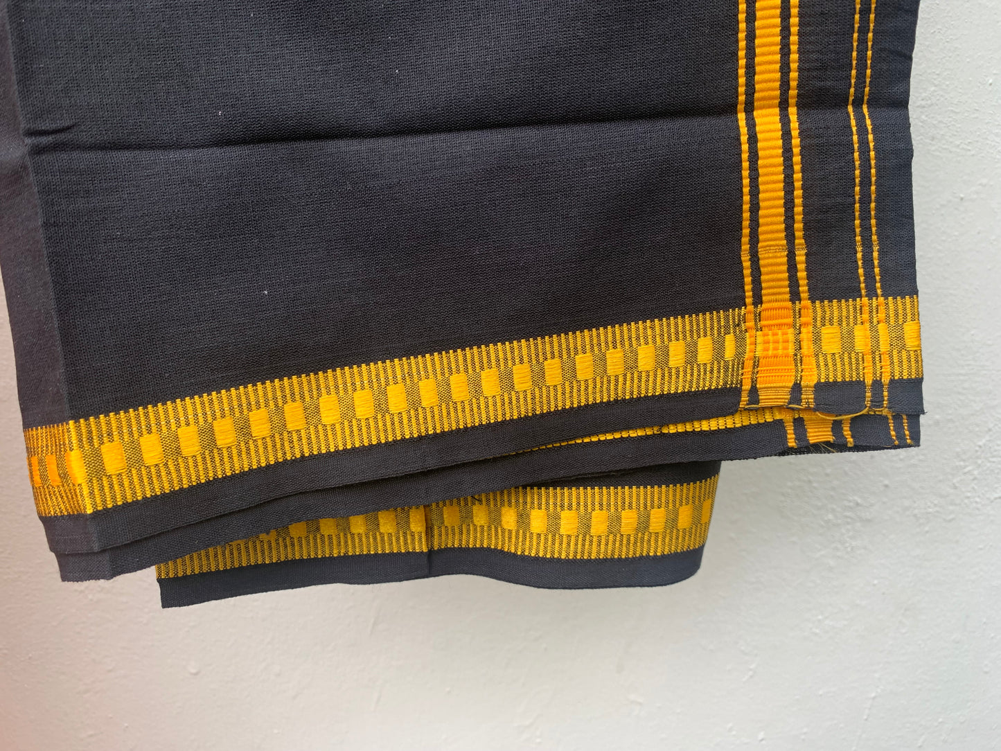 Lungi/Color Dhoti From Kuthampully