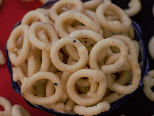 Ring Murukku(White) - AdukkalaOnline.in