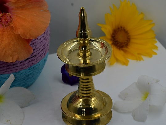 Antique Collection Brass Kerala Vilakku Pooja Lamp