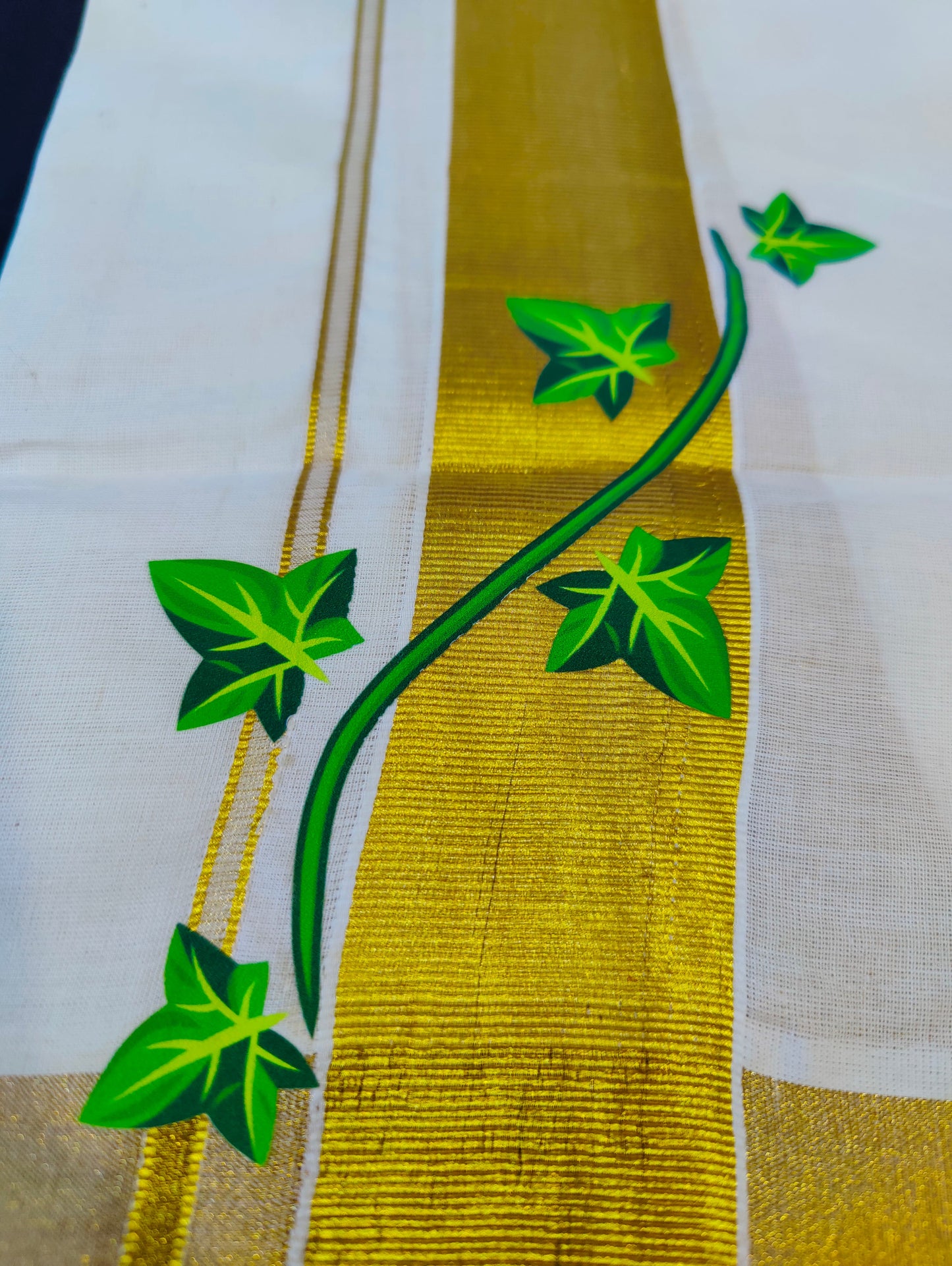 Munthirivalli pattern Mundu